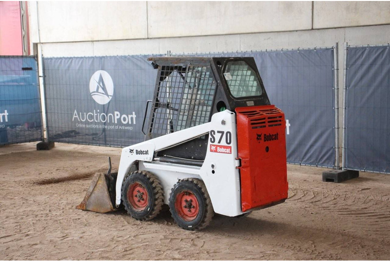 Bobcat S70 - Riteņu iekrāvējs: foto 3 Bobcat S70 - Riteņu iekrāvējs: foto 3