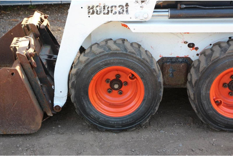 Riteņu iekrāvējs Bobcat S70: foto 12