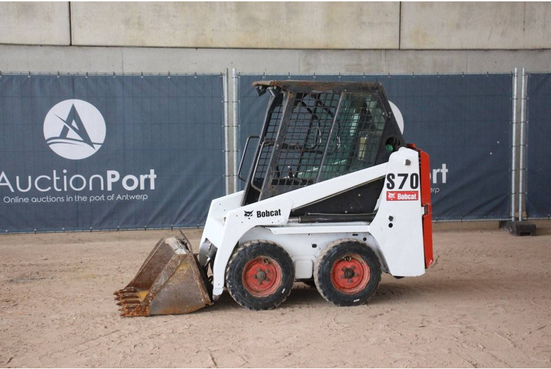 Bobcat S70 - Riteņu iekrāvējs: foto 1 Bobcat S70 - Riteņu iekrāvējs: foto 1