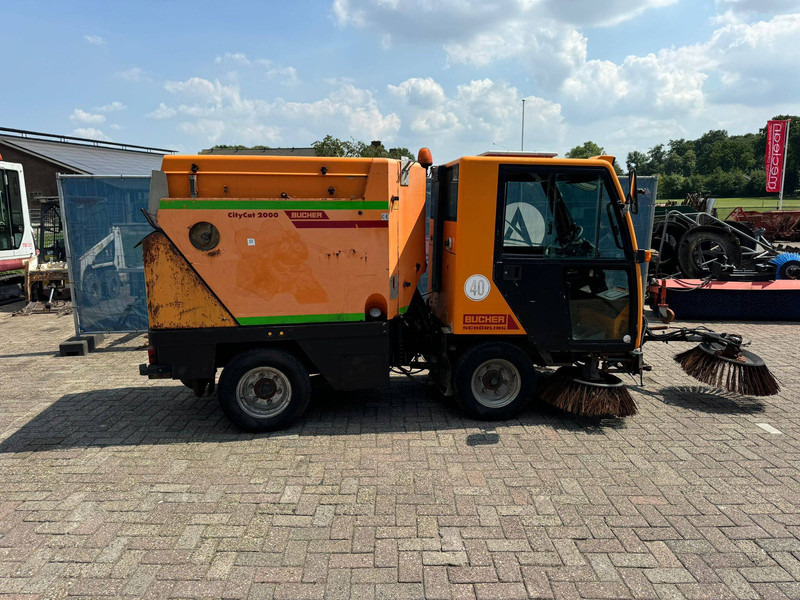 Ielu tīrīšanas mašīna Bucher CityCat 2000: foto 7