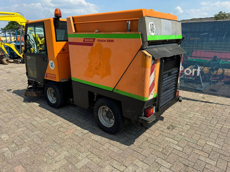 Ielu tīrīšanas mašīna Bucher CityCat 2000: foto 6