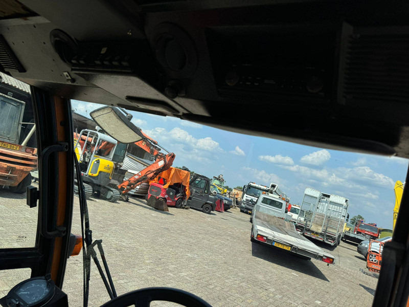 Ielu tīrīšanas mašīna Bucher CityCat 2000: foto 8