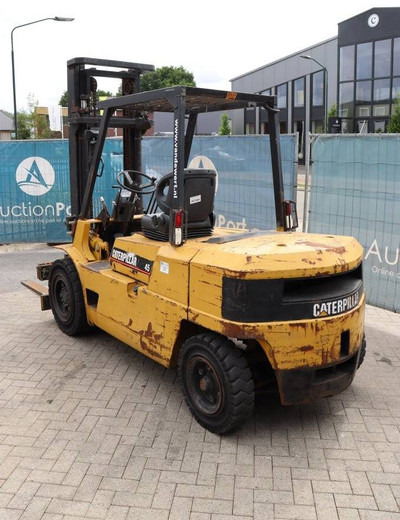 Caterpillar DP45 - Dīzeļiekrāvējs: foto 4 Caterpillar DP45 - Dīzeļiekrāvējs: foto 4