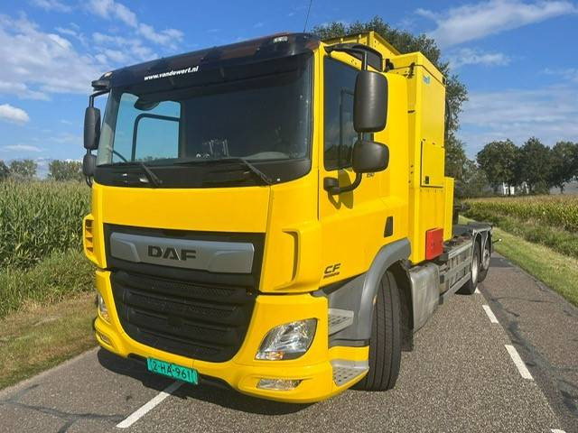 DAF CF290 - Kravas automašīna ar slēgto virsbūvi: foto 1 DAF CF290 - Kravas automašīna ar slēgto virsbūvi: foto 1