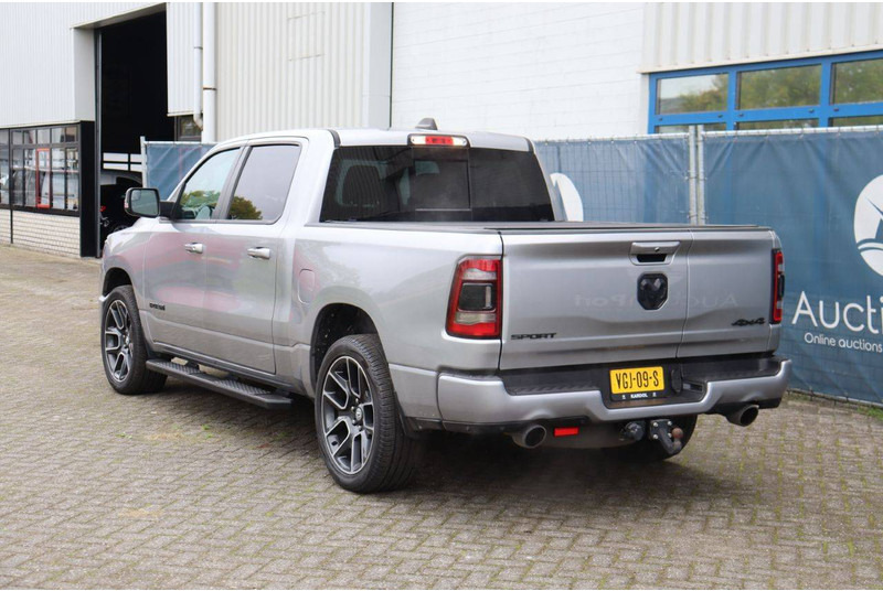 Dodge Ram 1500 1500 Sport 4x4 - Vieglā automašīna: foto 4 Dodge Ram 1500 1500 Sport 4x4 - Vieglā automašīna: foto 4