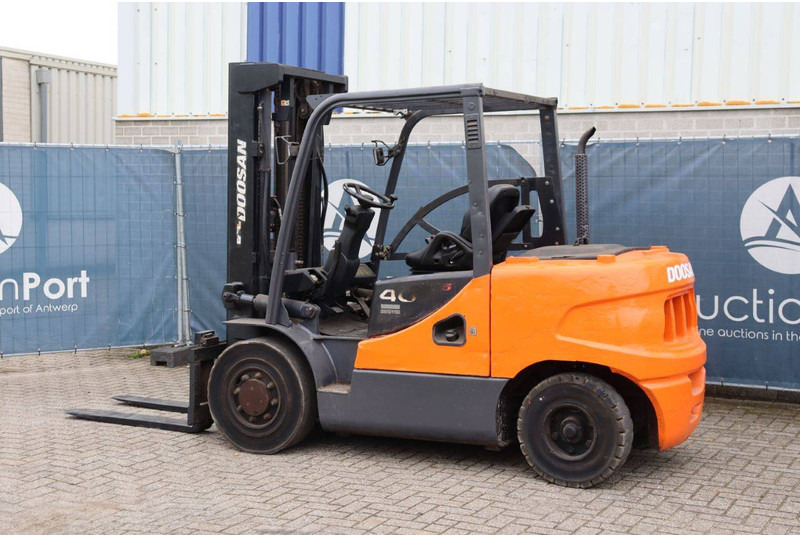 Doosan  - Dīzeļiekrāvējs: foto 3 Doosan  - Dīzeļiekrāvējs: foto 3