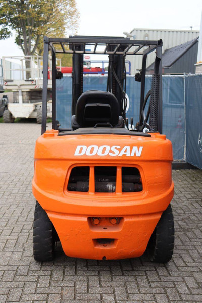 Doosan  - Dīzeļiekrāvējs: foto 5 Doosan  - Dīzeļiekrāvējs: foto 5