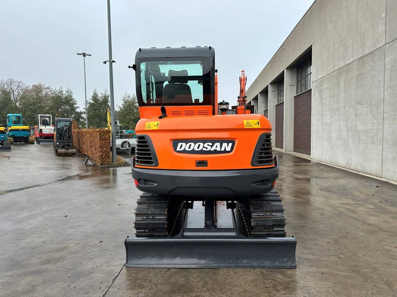 Doosan DX55-9C - Kāpurķēžu ekskavators: foto 5 Doosan DX55-9C - Kāpurķēžu ekskavators: foto 5
