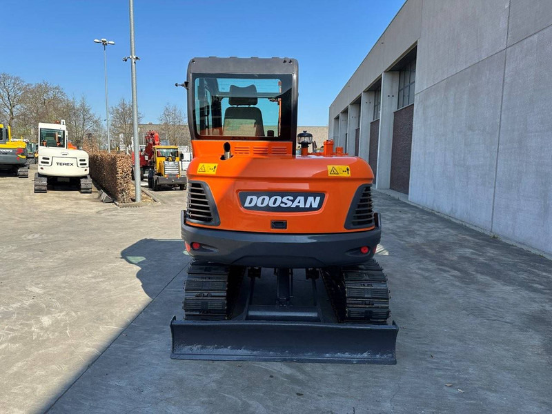 Doosan DX55-9C - Kāpurķēžu ekskavators: foto 5 Doosan DX55-9C - Kāpurķēžu ekskavators: foto 5