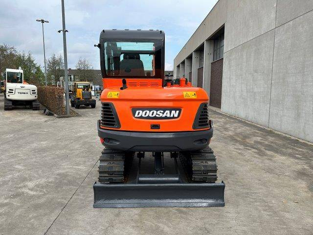 Doosan DX55-9C - Kāpurķēžu ekskavators: foto 5 Doosan DX55-9C - Kāpurķēžu ekskavators: foto 5