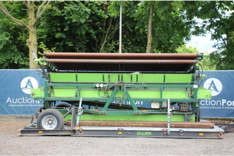 Fendt Machine for artificial grass rolls - Kombains: foto 2 Fendt Machine for artificial grass rolls - Kombains: foto 2