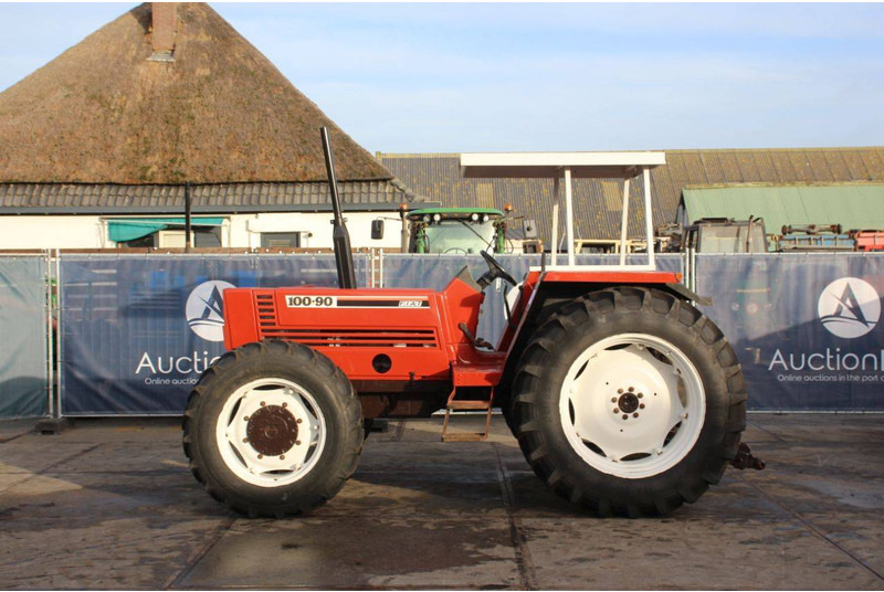 Fiat 100-90DT - Traktors: foto 2 Fiat 100-90DT - Traktors: foto 2