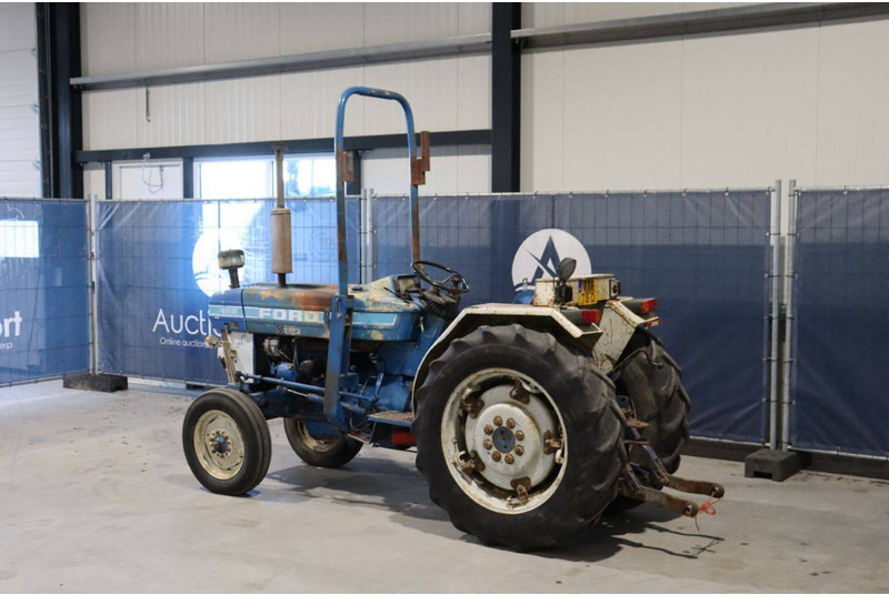 Ford 4110 - Traktors: foto 3 Ford 4110 - Traktors: foto 3