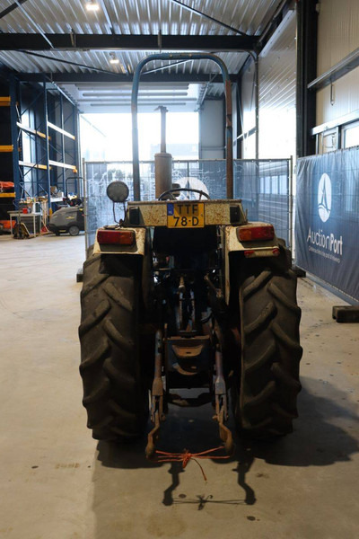 Ford 4110 - Traktors: foto 5 Ford 4110 - Traktors: foto 5