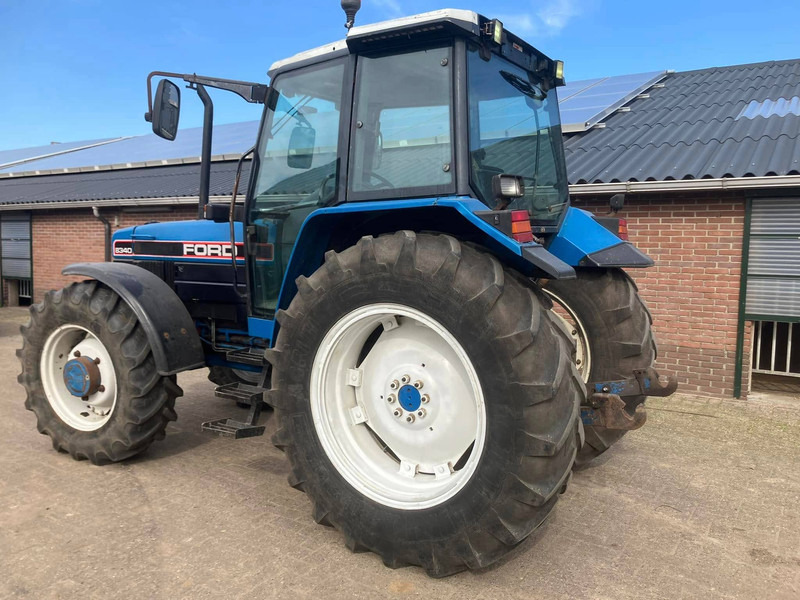 Ford 8340 - Traktors: foto 4 Ford 8340 - Traktors: foto 4