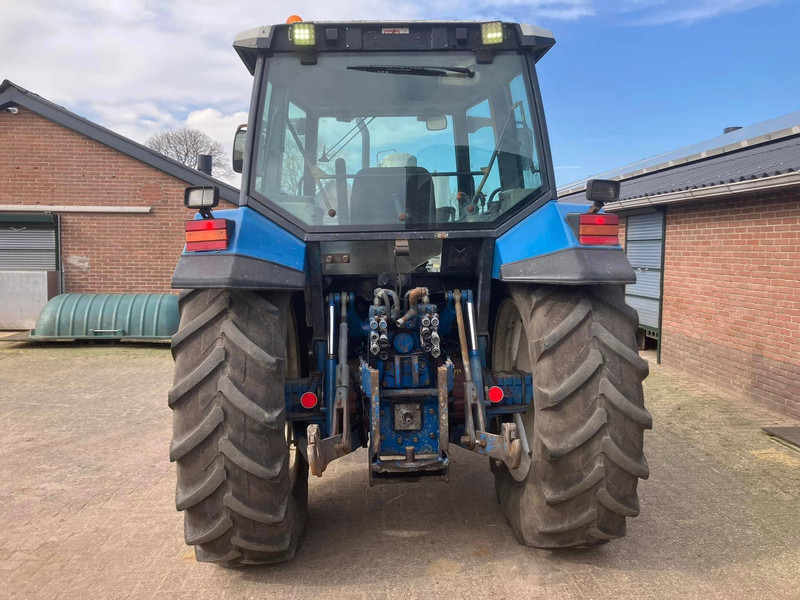 Ford 8340 - Traktors: foto 5 Ford 8340 - Traktors: foto 5
