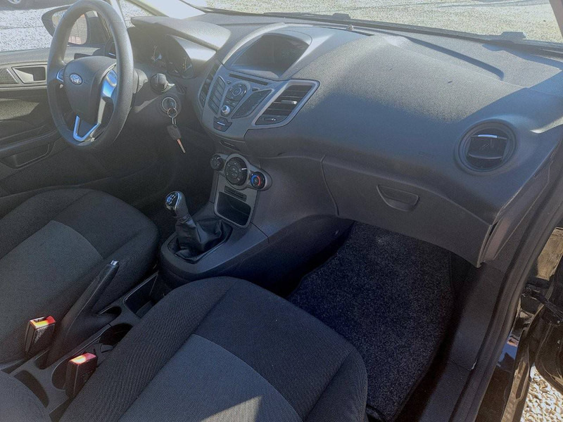 Sedans Ford Fiesta (VII - update) 1.25: foto 11