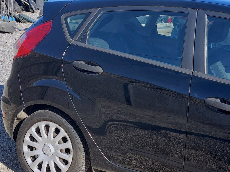 Sedans Ford Fiesta (VII - update) 1.25: foto 7