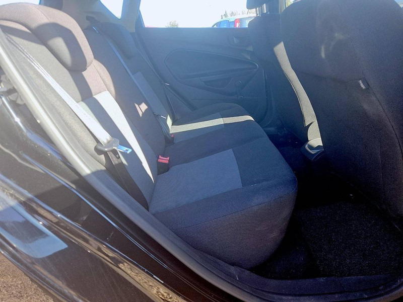 Sedans Ford Fiesta (VII - update) 1.25: foto 16