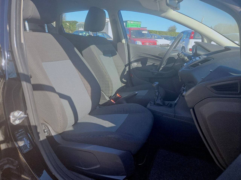 Sedans Ford Fiesta (VII - update) 1.25: foto 12