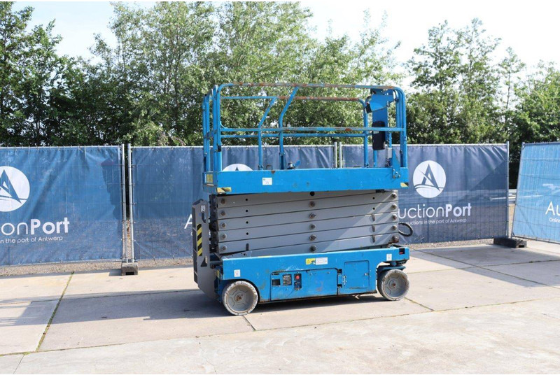 Genie GS4047 - Šķērveida pacēlājs: foto 1 Genie GS4047 - Šķērveida pacēlājs: foto 1