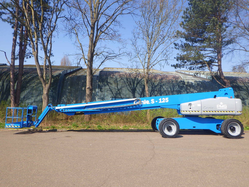 Genie S-125 - Teleskopiskais pacēlājs: foto 1 Genie S-125 - Teleskopiskais pacēlājs: foto 1
