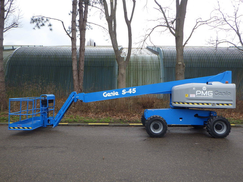 Genie S-45 - Teleskopiskais pacēlājs: foto 1 Genie S-45 - Teleskopiskais pacēlājs: foto 1