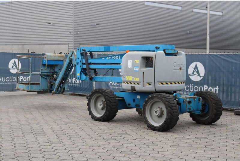Genie Z-45/25 - Izlices pacēlājs: foto 4 Genie Z-45/25 - Izlices pacēlājs: foto 4