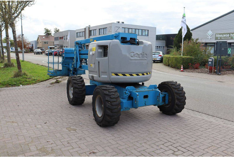 Genie Z-45/25J - Izlices pacēlājs: foto 3 Genie Z-45/25J - Izlices pacēlājs: foto 3