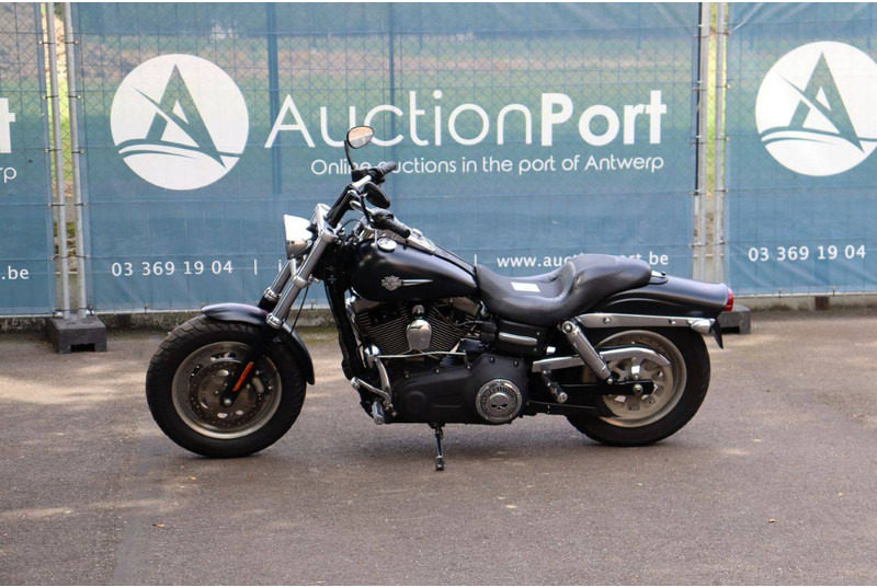 Harley-Davidson Dyna Fat Bob - Motocikls: foto 1 Harley-Davidson Dyna Fat Bob - Motocikls: foto 1