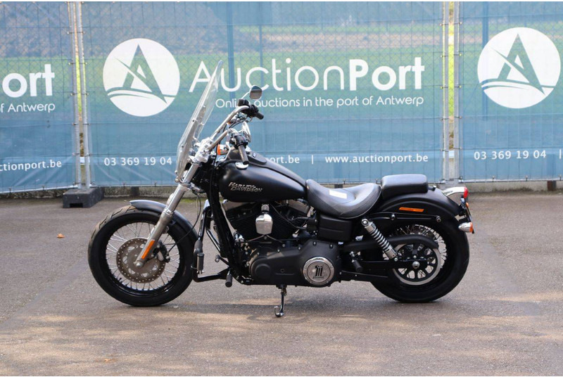 Harley-Davidson Dyna Street Bob - Motocikls: foto 2 Harley-Davidson Dyna Street Bob - Motocikls: foto 2