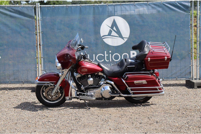 Harley-Davidson FLHTC - Motocikls: foto 2 Harley-Davidson FLHTC - Motocikls: foto 2