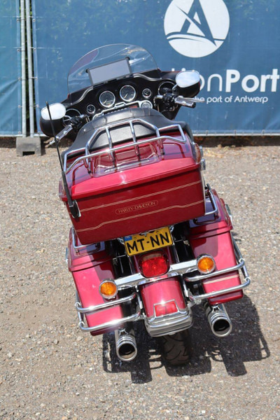 Harley-Davidson FLHTC - Motocikls: foto 5 Harley-Davidson FLHTC - Motocikls: foto 5