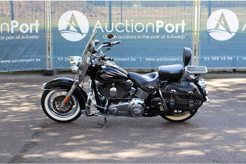 Harley-Davidson Heritage Softail Classic - Motocikls: foto 2 Harley-Davidson Heritage Softail Classic - Motocikls: foto 2