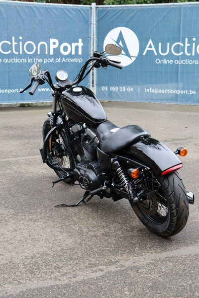 Harley-Davidson Sporster XL 1200 Nightster - Motocikls: foto 4 Harley-Davidson Sporster XL 1200 Nightster - Motocikls: foto 4