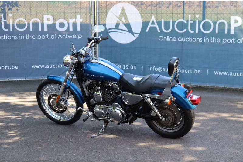 Harley-Davidson Sporster XL1200 Custom - Motocikls: foto 3 Harley-Davidson Sporster XL1200 Custom - Motocikls: foto 3