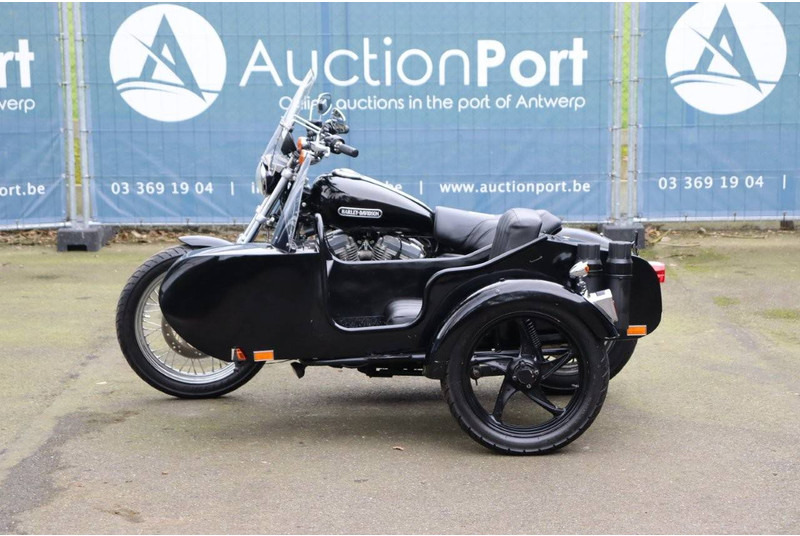 Harley-Davidson Sporster XL883 - Motocikls: foto 2 Harley-Davidson Sporster XL883 - Motocikls: foto 2