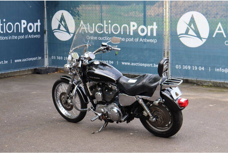 Harley-Davidson Sportster XL1200 Custom - Motocikls: foto 3 Harley-Davidson Sportster XL1200 Custom - Motocikls: foto 3