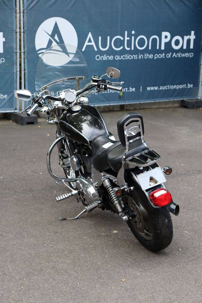 Harley-Davidson Sportster XL1200 Custom - Motocikls: foto 4 Harley-Davidson Sportster XL1200 Custom - Motocikls: foto 4