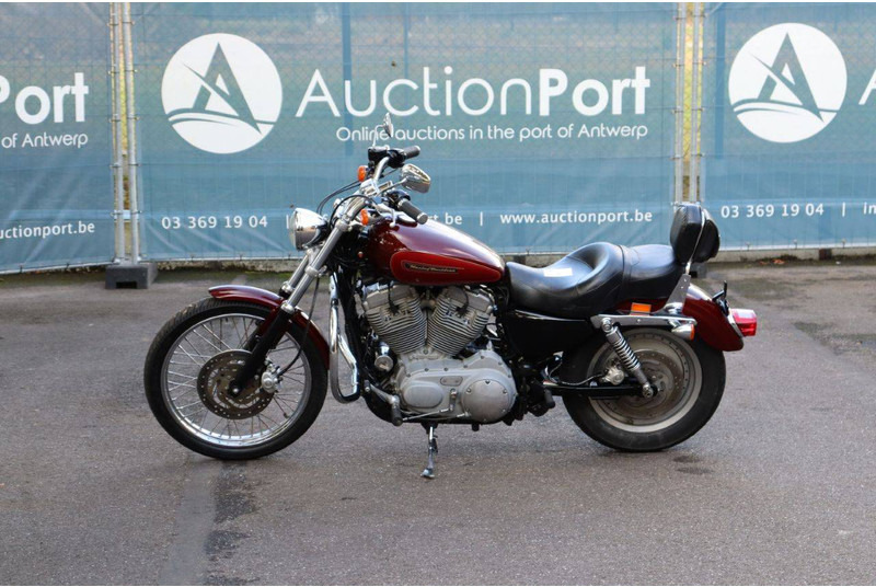 Harley-Davidson Sportster XL883 - Motocikls: foto 1 Harley-Davidson Sportster XL883 - Motocikls: foto 1
