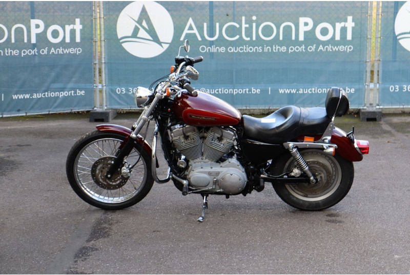 Harley-Davidson Sportster XL883 - Motocikls: foto 2 Harley-Davidson Sportster XL883 - Motocikls: foto 2