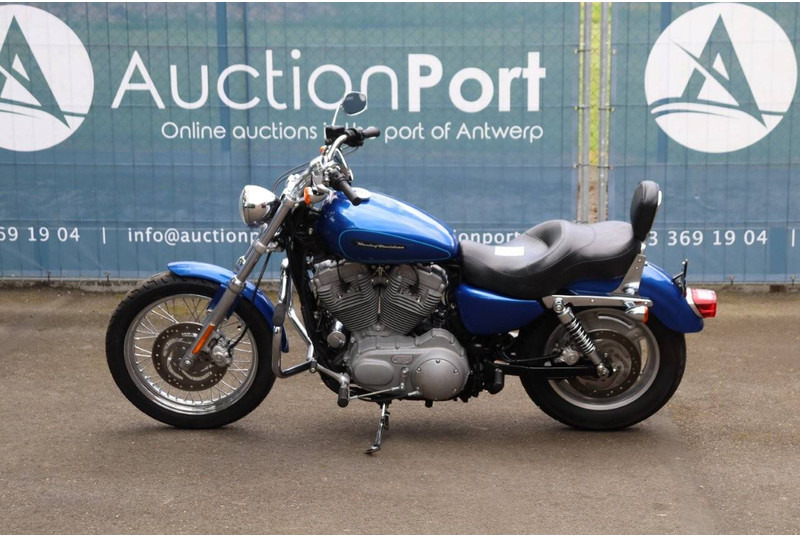 Harley-Davidson Sportster XL883 - Motocikls: foto 2 Harley-Davidson Sportster XL883 - Motocikls: foto 2