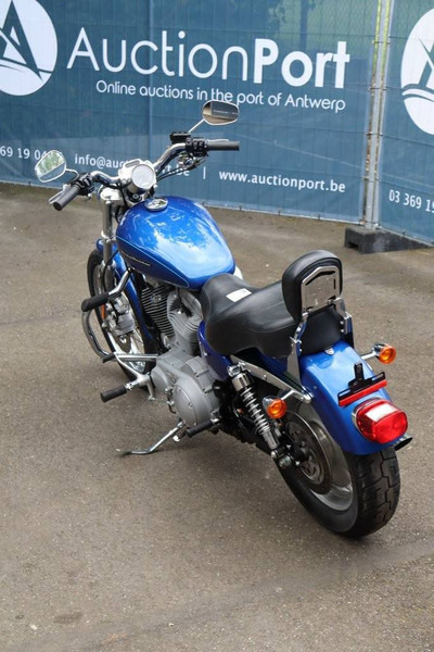Harley-Davidson Sportster XL883 - Motocikls: foto 4 Harley-Davidson Sportster XL883 - Motocikls: foto 4