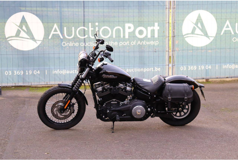 Harley-Davidson Street Bob - Motocikls: foto 1 Harley-Davidson Street Bob - Motocikls: foto 1