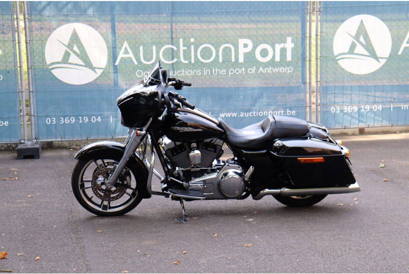 Harley-Davidson Street Glide - Motocikls: foto 1 Harley-Davidson Street Glide - Motocikls: foto 1