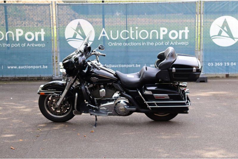 Harley-Davidson Ultra Classic - Motocikls: foto 2 Harley-Davidson Ultra Classic - Motocikls: foto 2