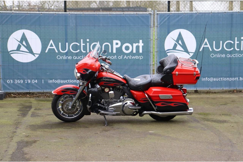 Harley-Davidson Ultra Classic CVO - Motocikls: foto 1 Harley-Davidson Ultra Classic CVO - Motocikls: foto 1