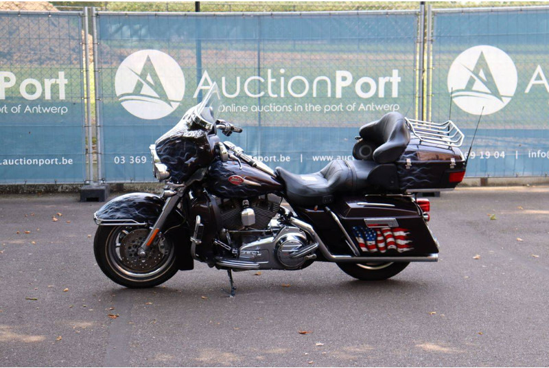 Harley-Davidson Ultra Classic CVO - Motocikls: foto 1 Harley-Davidson Ultra Classic CVO - Motocikls: foto 1