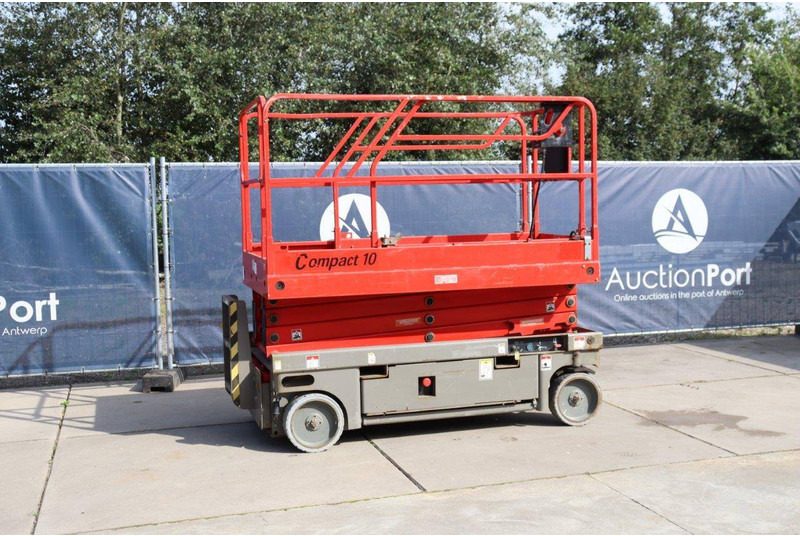 Haulotte Compact 10 - Šķērveida pacēlājs: foto 1 Haulotte Compact 10 - Šķērveida pacēlājs: foto 1