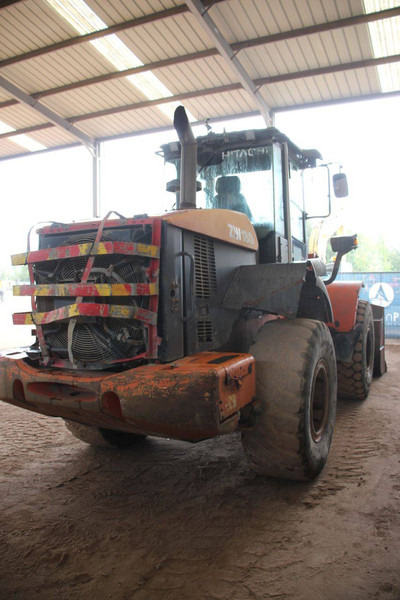 Hitachi ZW180 - Riteņu iekrāvējs: foto 5 Hitachi ZW180 - Riteņu iekrāvējs: foto 5